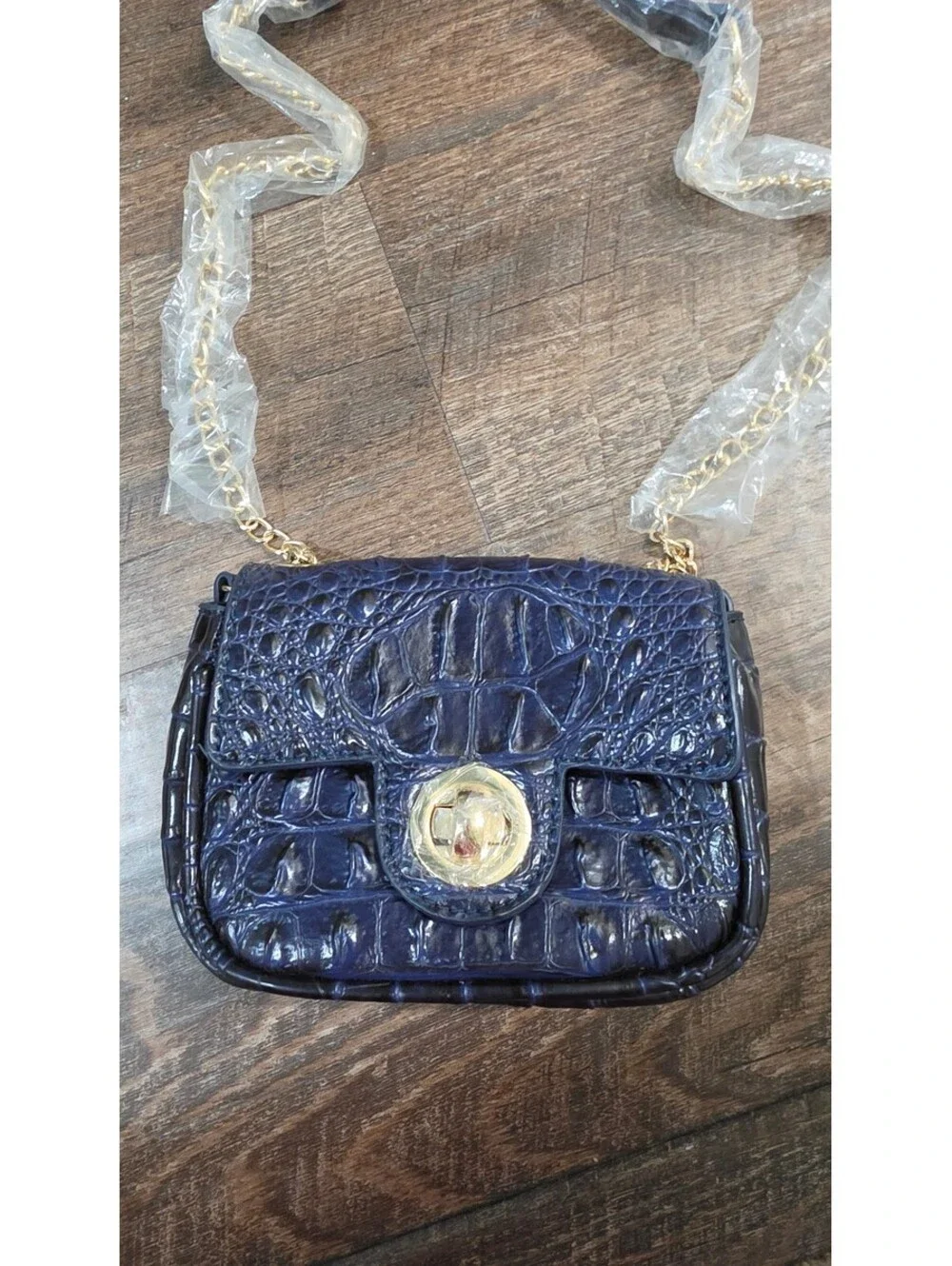 Elegant Navy Blue Croc-Embossed Faux Leather Crossbody Bag with Gold Chain